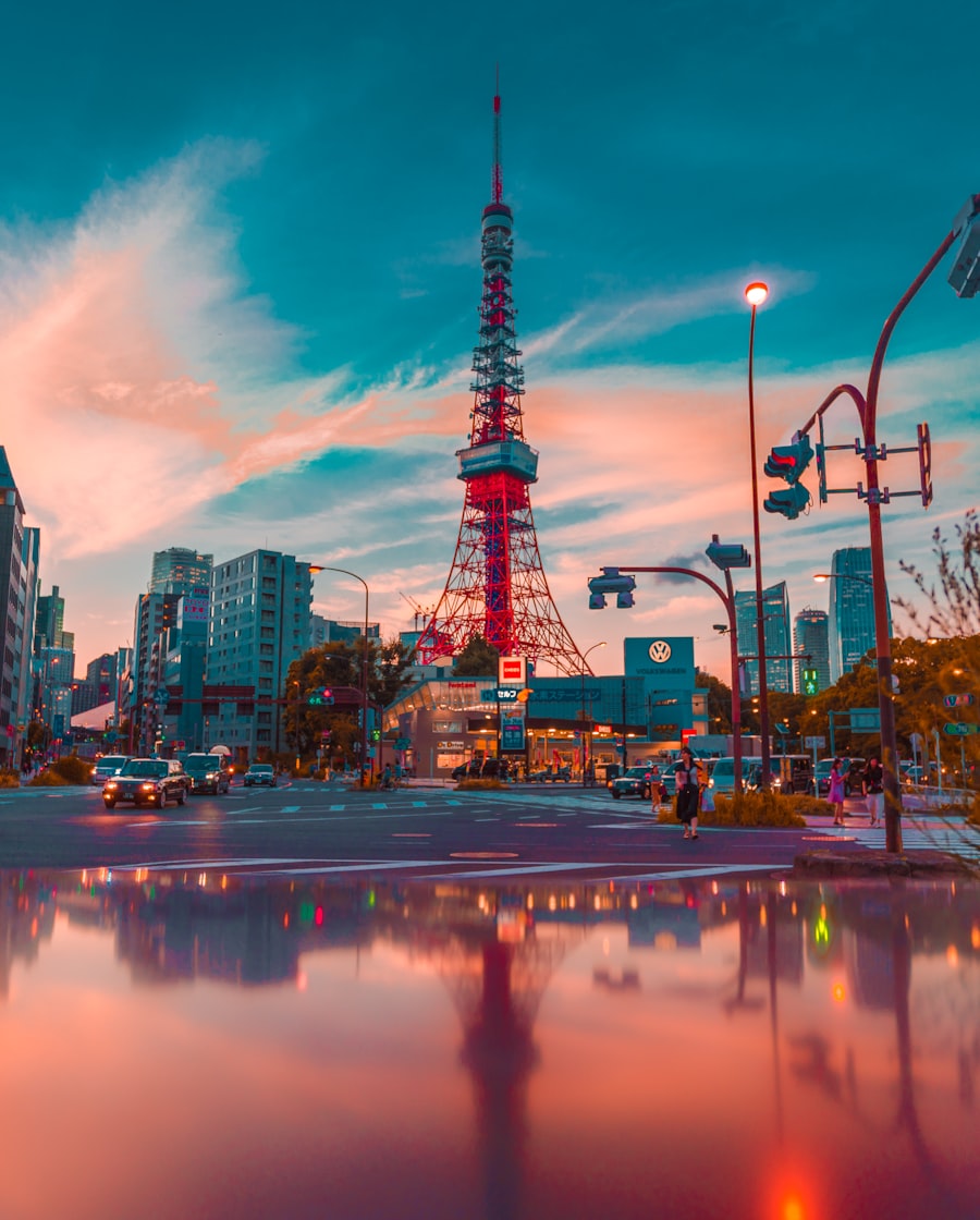 夕暮れの東京の街並みの写真